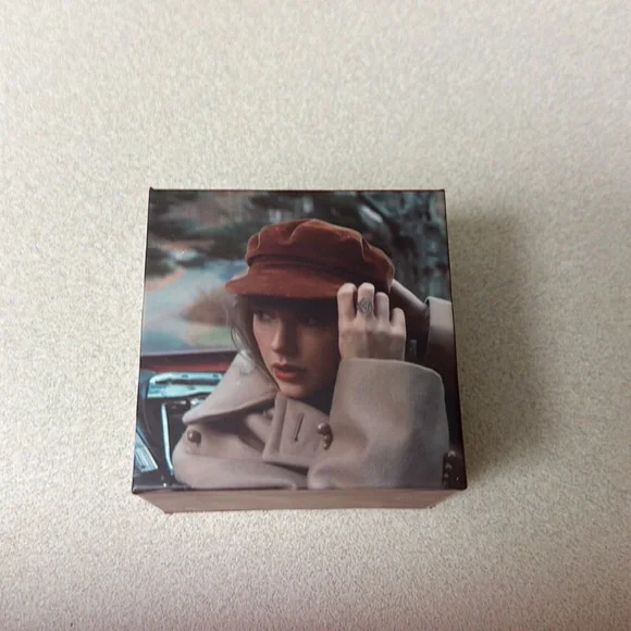 Taylor Swift Red Ring - Picture 3 of 3